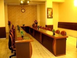 Hotel Garden View New Delhi Exterior photo